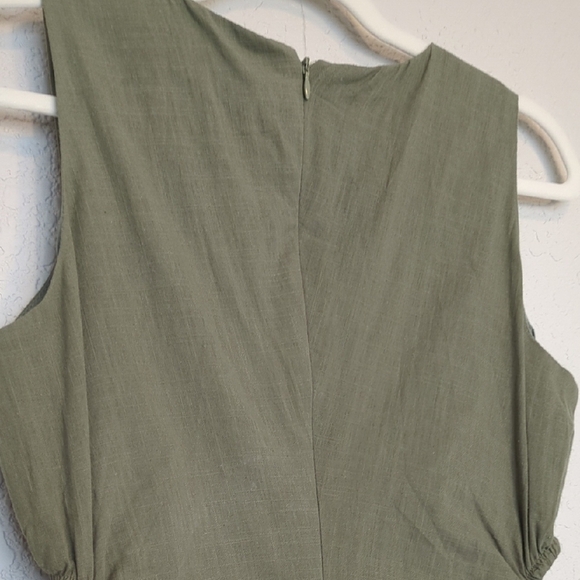 Lillusory green knee-length sleeveless tank dress with side cut outs - Picture 6 of 8